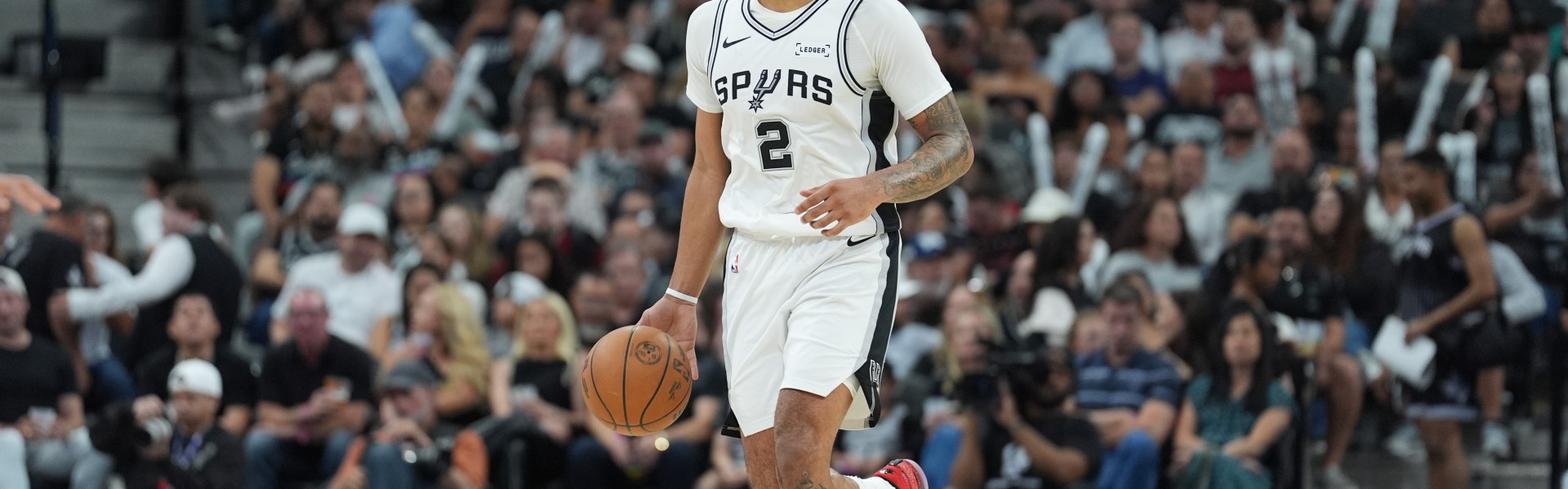 哈珀单次季后赛至少250分100篮板 NBA历史自魔术师后首个西部新秀